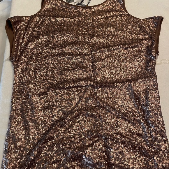 Jeans by Buffalo- Cute sequin cold shoulder top NWT - Picture 2 of 4